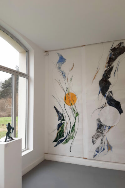 Suspension réalisée par Véronique Arnault et présentée à la Chapelle, espace d'art contemporain à Clairefontaine en Yvelines