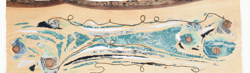 La voix de l'eau est une création sur bois de Véronique Arnault, artiste peintre plasticienne