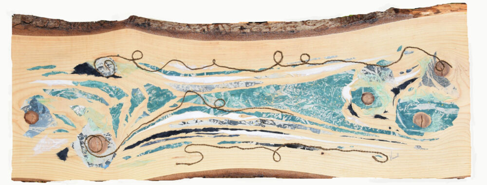 La voix de l'eau est une création sur bois de Véronique Arnault, artiste peintre plasticienne