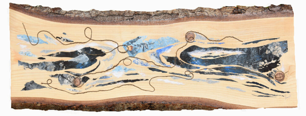 La voix de l'eau est une création sur bois de Véronique Arnault, artiste peintre plasticienne