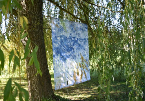 Suspension réalisée pour le Centre H2E de Senlisse dans le cadre de l'exposition La voix de l'eau avec Bernard Sustrac