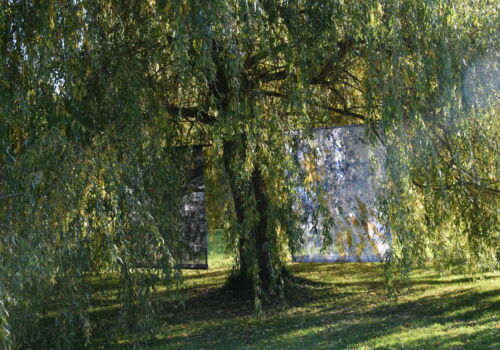 Suspension réalisée pour le Centre H2E de Senlisse dans le cadre de l'exposition La voix de l'eau avec Bernard Sustrac