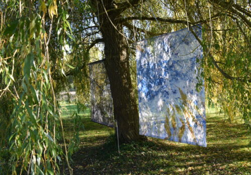 Suspension réalisée pour le Centre H2E de Senlisse dans le cadre de l'exposition La voix de l'eau avec Bernard Sustrac