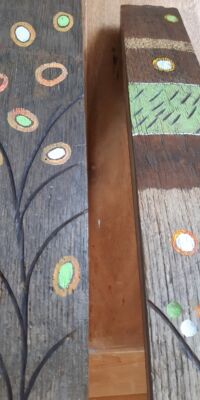 Travail sur douelles de tonneaux réalisée par Véronique Arnault, artiste plasticienne et Francis Clog, tourneur sur bois et sculpteur à Dambach-la-Ville en Alsace.