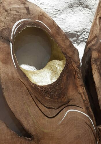 Travail sur bois réalisé en collaboration entre Véronique Arnault, plasticienne et Francis Clog, tourneur et sculpteur sur bois.