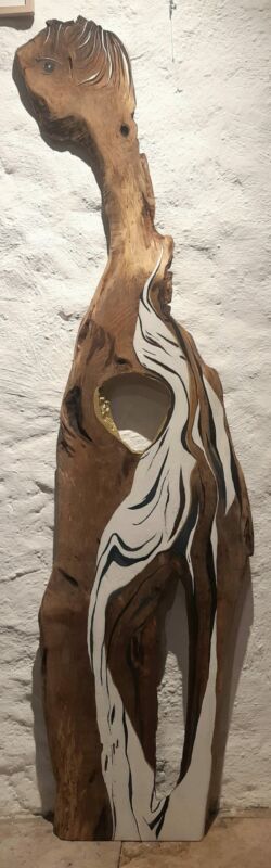 Travail sur bois réalisé en collaboration entre Véronique Arnault, plasticienne et Francis Clog, tourneur et sculpteur sur bois.