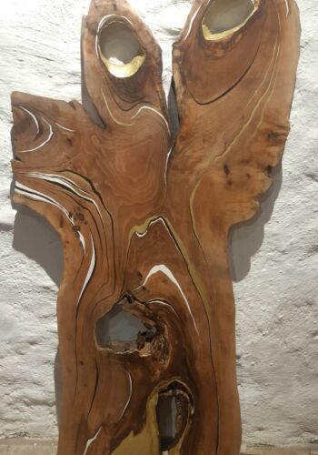 Travail sur bois réalisé en collaboration entre Véronique Arnault, plasticienne et Francis Clog, tourneur et sculpteur sur bois.